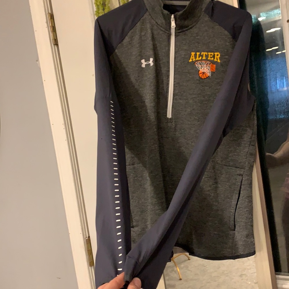 size large UnderArmour cold gear grey basketball jacket